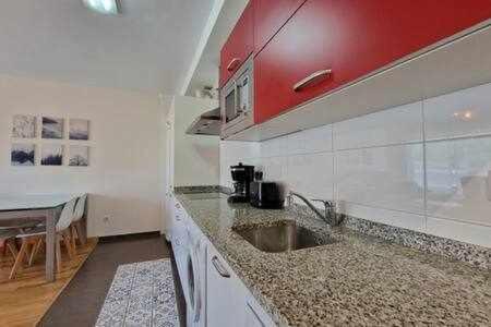 リャネスApartamento Con Piscinaアパートメント エクステリア 写真